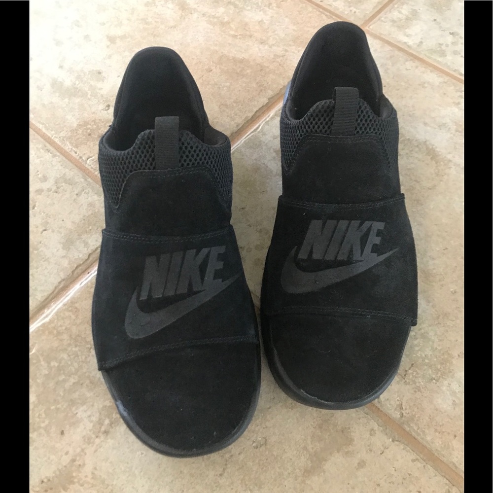 Men’s Black Nike sz 11